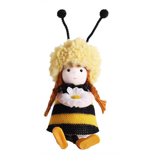 Méhecske lány virággal - ülő, lógólábú - 13 cm